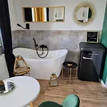 Wola By Renters *