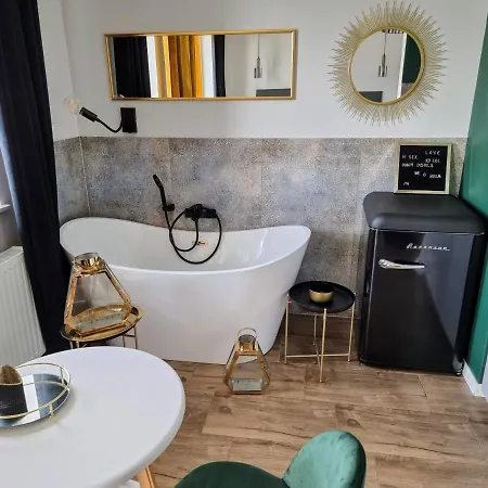 Jana Kazimierza Wola By Renters *